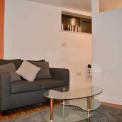 Апартаменты Cosy 1 Bedroom Apartment in Manchester City Centre комната для гостей фото 2