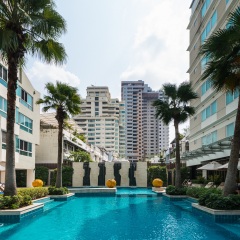 Legacy Suites Hotel Sukhumvit by Compass Hospitality бассейн