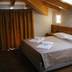 Отель Azzano Holidays Bed & Breakfast Меззегра комната для гостей фото 4