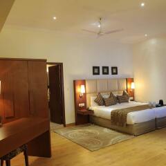 Отель Ahuja Residency Sunder Nagar комната для гостей фото 5