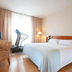 Отель Tryp Valencia Oceánic Hotel Испания, Валенсия - отзывы, цены и фото номеров - забронировать отель Tryp Valencia Oceánic Hotel онлайн комната для гостей фото 2