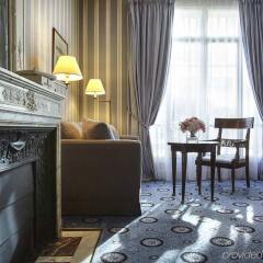 Отель Maison Astor Paris, Curio Collection by Hilton удобства в номере