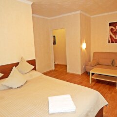 Гостиница Hanaka Apartments on Zeleniy 93 в Москве отзывы, цены и фото номеров - забронировать гостиницу Hanaka Apartments on Zeleniy 93 онлайн Москва комната для гостей фото 2