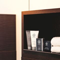Movenpick Hotel Amsterdam City Centre Амстердам сейф в номере
