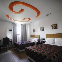 Six Hotel комната для гостей