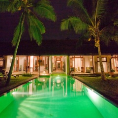 Отель The River View House бассейн