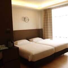 Отель Marvin Suites Бангкок комната для гостей фото 5