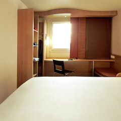 Отель ibis Paris Bercy Village Франция, Париж - отзывы, цены и фото номеров - забронировать отель ibis Paris Bercy Village онлайн сейф в номере