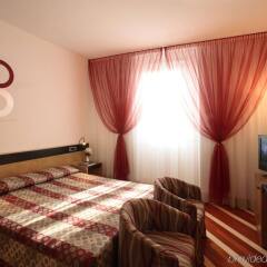 Hotel Sanpi Milano комната для гостей фото 2