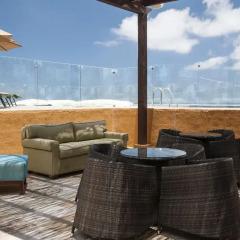 Отель Holiday Inn Express Cabo San Lucas Мексика, Кабо-Сан-Лукас - отзывы, цены и фото номеров - забронировать отель Holiday Inn Express Cabo San Lucas онлайн пляж
