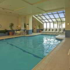 Отель Embassy Suites Los Angeles - International Airport/North США, Лос-Анджелес - отзывы, цены и фото номеров - забронировать отель Embassy Suites Los Angeles - International Airport/North онлайн бассейн фото 3