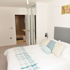 Апартаменты Logic Apartments Greenwich сейф в номере