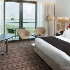 Отель Crowne Plaza Abu Dhabi Yas Island комната для гостей фото 3