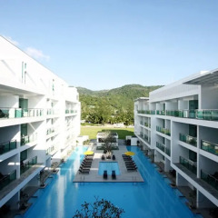 Отель The Old Phuket - Karon Beach Resort