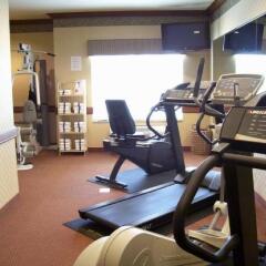 Отель Country Inn & Suites - Appleton North фитнесс-зал фото 4