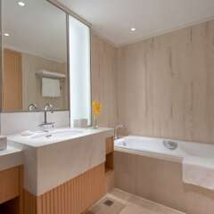 Отель Crowne Plaza Shenzhen Futian, an IHG Hotel Китай, Шэньчжэнь - отзывы, цены и фото номеров - забронировать отель Crowne Plaza Shenzhen Futian, an IHG Hotel онлайн ванная
