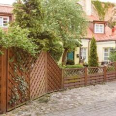Отель The Secret Garden Boutique B&B Литва, Вильнюс - отзывы, цены и фото номеров - забронировать отель The Secret Garden Boutique B&B онлайн парковка
