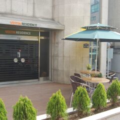 Отель Vestin Residence Myeongdong Южная Корея, Сеул - 1 отзыв об отеле, цены и фото номеров - забронировать отель Vestin Residence Myeongdong онлайн вид на фасад фото 2