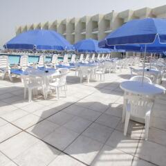 Отель Beach Hotel Sharjah ОАЭ, Шарджа - 8 отзывов об отеле, цены и фото номеров - забронировать отель Beach Hotel Sharjah онлайн гостиничный бар