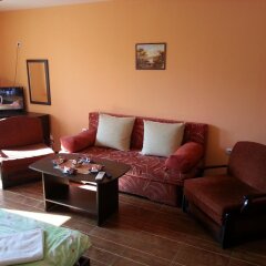 Отель Fotiadis Hotel Rooms & Studios Болгария, Велико Тырново - отзывы, цены и фото номеров - забронировать отель Fotiadis Hotel Rooms & Studios онлайн интерьер отеля
