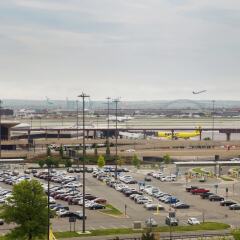Отель Newark Liberty International Airport Marriott США, Ньюарк - отзывы, цены и фото номеров - забронировать отель Newark Liberty International Airport Marriott онлайн пляж фото 2