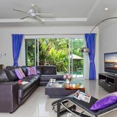 Отель Karon Hill Villa интерьер отеля