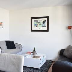 Апартаменты Top Floor 1 Bedroom Apartment Near Gare de Lyon комната для гостей фото 2