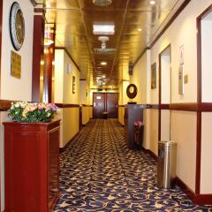 Al Khaleej Grand Hotel интерьер отеля