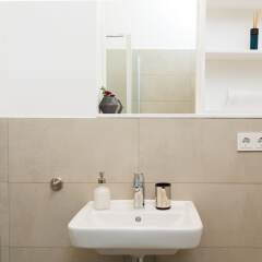 Апартаменты Upper Westside - 3 Bedroom Interior Designed Apartment by BENSIMON apartments Берлин ванная