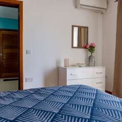 Апартаменты Luxury 3BR Apartment by the Sea, Prime Location Буджибба комната для гостей фото 4