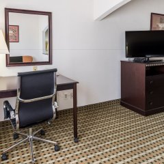 Отель Quality Suites Burleson - Ft. Worth США, Берлсон - отзывы, цены и фото номеров - забронировать отель Quality Suites Burleson - Ft. Worth онлайн удобства в номере
