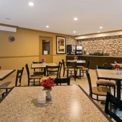 Отель Best Western Maple Ridge Hotel Канада, Мэйпл-Ридж - отзывы, цены и фото номеров - забронировать отель Best Western Maple Ridge Hotel онлайн гостиничный бар