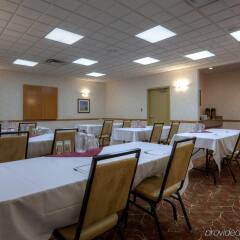Отель Country Inn & Suites by Radisson, Calgary-Airport, AB Канада, Калгари - отзывы, цены и фото номеров - забронировать отель Country Inn & Suites by Radisson, Calgary-Airport, AB онлайн помещение для мероприятий фото 2