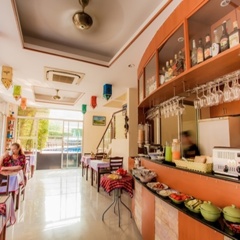 Отель Kata Blue Sea Resort Таиланд, пляж Ката - отзывы, цены и фото номеров - забронировать отель Kata Blue Sea Resort онлайн гостиничный бар