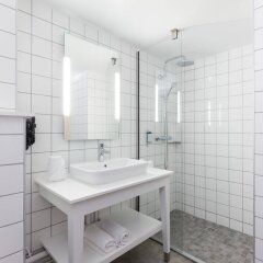 Dina Morgabine in Saint-Paul, France from 179$, photos, reviews - zenhotels.com bathroom