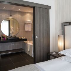 Отель Hôtel Le Canberra - Hôtels Ocre et Azur ванная фото 2