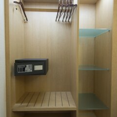 Hotel Apogia Nice сейф в номере