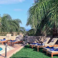 Отель Pandora Villas бассейн