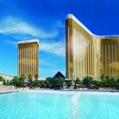 Отель Mandalay Bay Resort And Casino бассейн фото 4