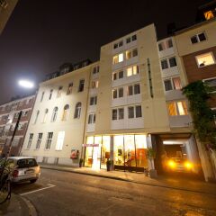 Отель Novum Hotel Leonet Köln Altstadt Германия, Кёльн - - забронировать отель Novum Hotel Leonet Köln Altstadt, цены и фото номеров вид на фасад