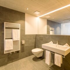 Отель Laagers Hotel Garni Швейцария, Самедан - отзывы, цены и фото номеров - забронировать отель Laagers Hotel Garni онлайн ванная