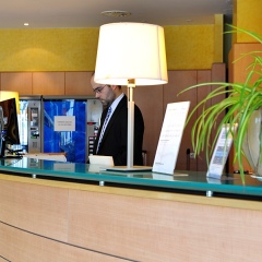 Hotel City Express Santander Parayas Сантандер интерьер отеля