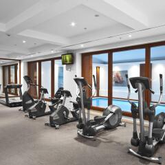 Отель Courtyard by Marriott Tbilisi фитнесс-зал