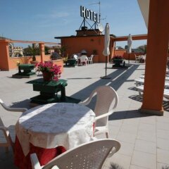 Hotel Solarium Чивитанова-Марке бассейн