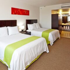 Отель Holiday Inn Express Guadalajara Iteso комната для гостей фото 3