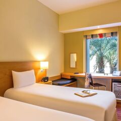 ibis Dubai Mall of the Emirates Hotel комната для гостей фото 3
