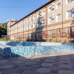 Azalia Hotel бассейн