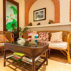Отель Karon Sunshine Guesthouse & Bar интерьер отеля