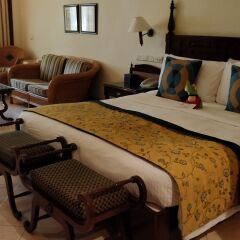 Отель The LaLiT Golf & Spa Resort Goa Индия, Южный Гоа - 8 отзывов об отеле, цены и фото номеров - забронировать отель The LaLiT Golf & Spa Resort Goa онлайн комната для гостей фото 5