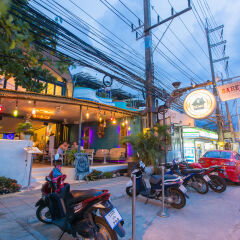 Barefoot Hotel Kalim Beach Front